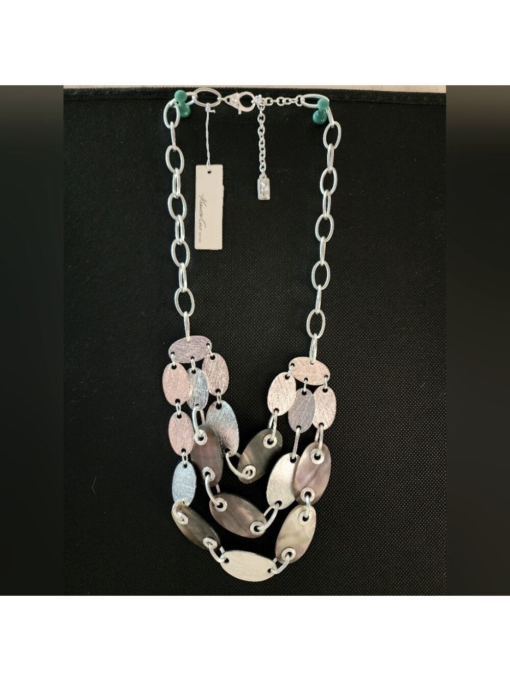 Kenneth Cole Brushed Silver & Shell Oval Link Statement Necklace – NWT